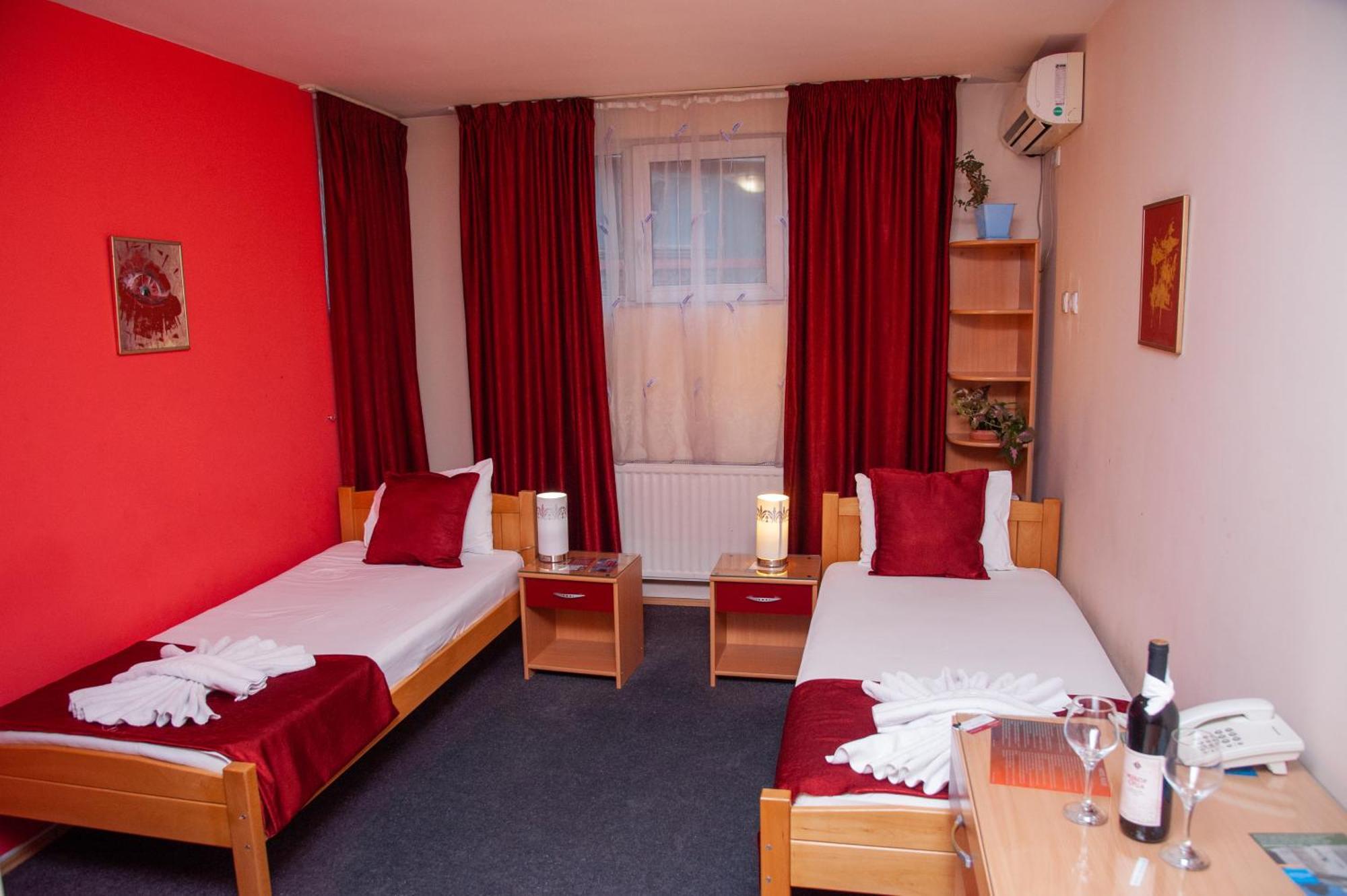 Hotel North City Titova Mitrovica 외부 사진