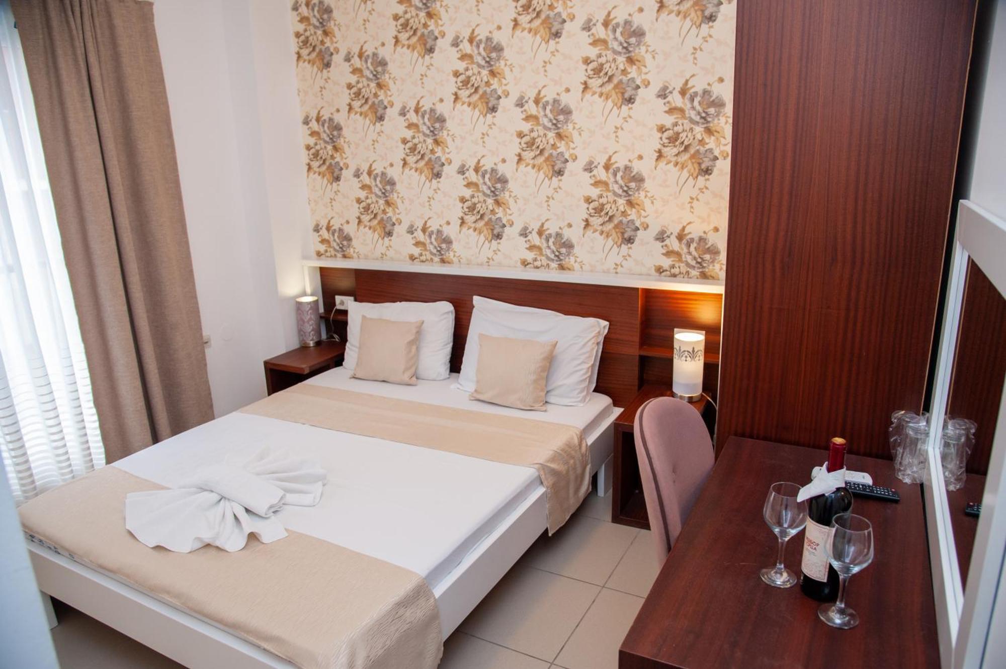 Hotel North City Titova Mitrovica 외부 사진