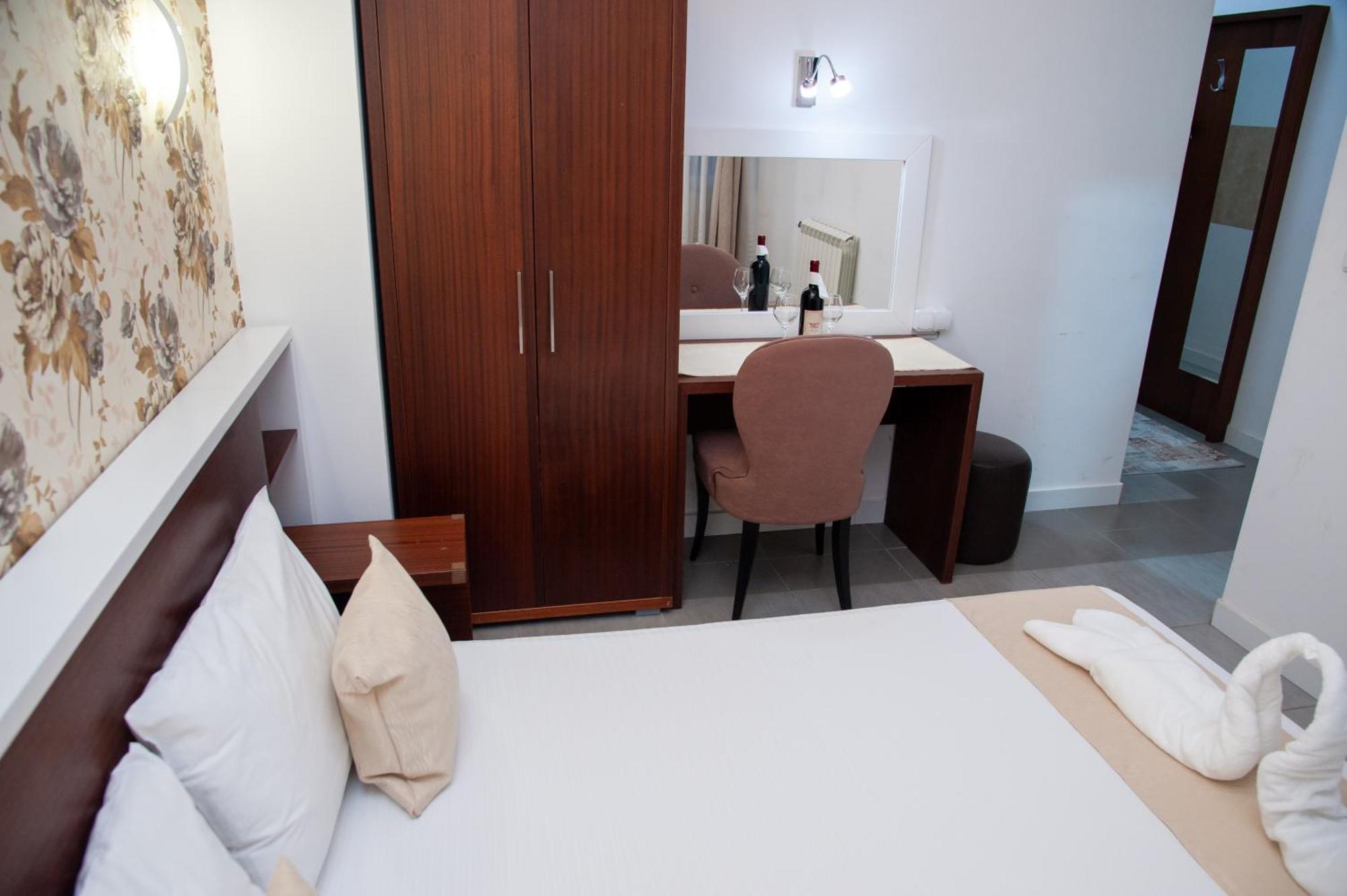 Hotel North City Titova Mitrovica 외부 사진