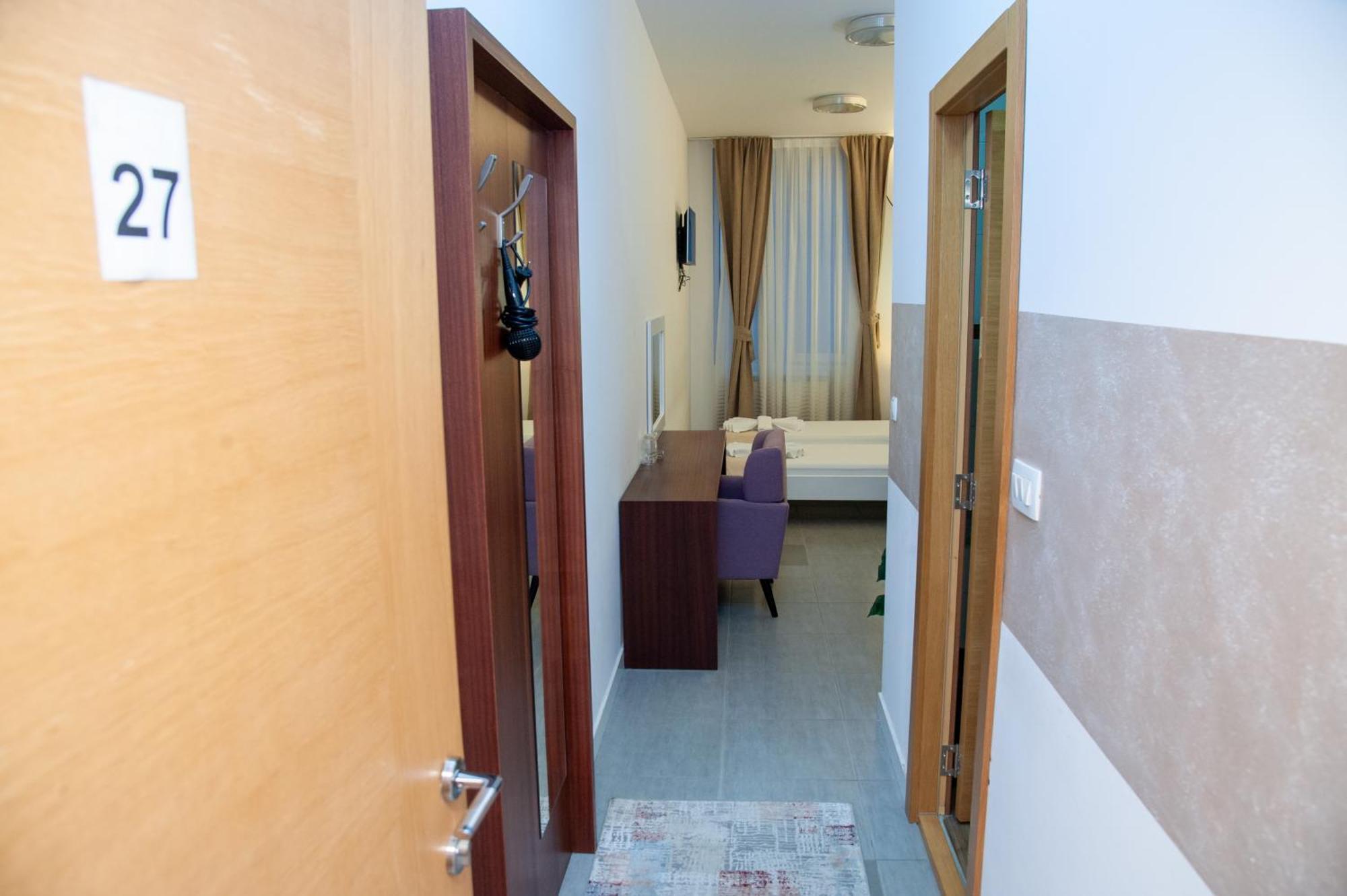 Hotel North City Titova Mitrovica 외부 사진